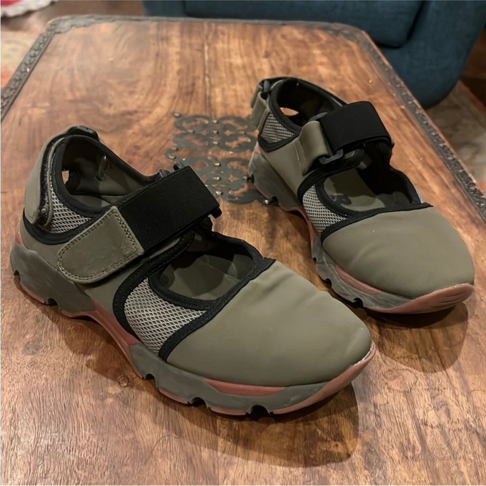 Marni Velcro neoprene  sneaker, size 6